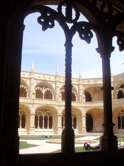 Cloister of Jerónimos Monastery 