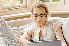 Mom Emails To Tell Me She's Calling Later Mom Emails To Tell Me She's Calling Later