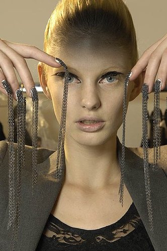 Gareth Pugh Manicure For Fall 2010 2010-03-05 12:30:50