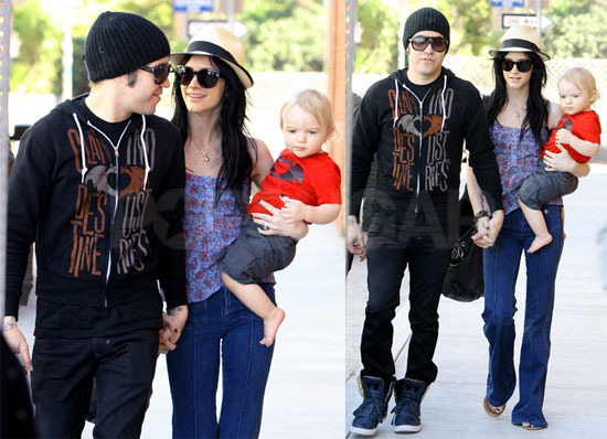 Photos of Pete Wentz, Ashlee Simpson and Brox Running Errands in Los Angeles Photos of Pete Wentz, Ashlee Simpson and Brox Running Errands in Los Angeles