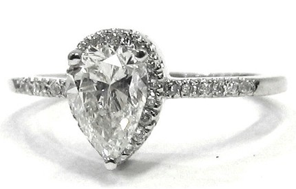 10 Stylishly Traditional Engagement Rings 10 Stylishly Traditional Engagement Rings
