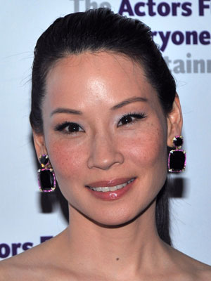 How to Wear Lilac Eye Shadow
