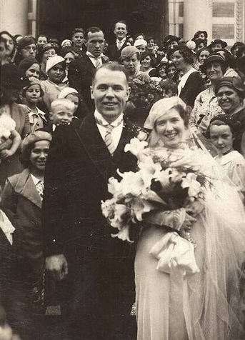 Would You Want a Small or Large Wedding?