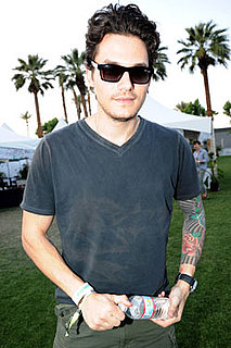 John Mayer Says He's Breaking up With Twitter Do You Believe Him? 2010-04-24 08:00:00