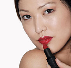 How to Prevent Lipstick From Feathering 2010-05-17 08:00:10