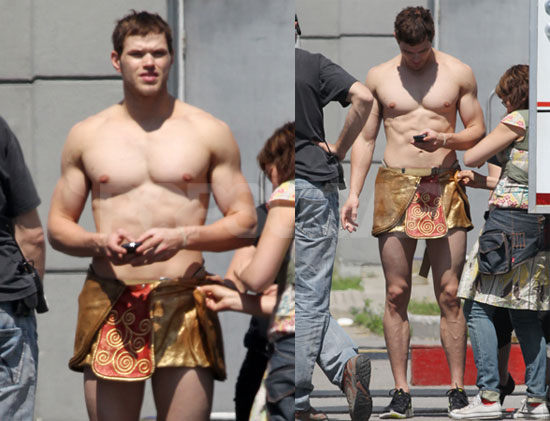 Pictures of Kellan Lutz Shirtless Pictures of Kellan Lutz Shirtless