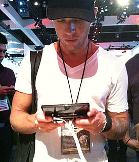 Ryan Phillippe Playing With Nintendo 3DS at E3 2010