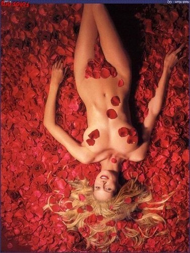 He Loves Me - He Loves Me Not