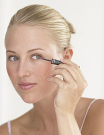 How to Use a Liquid Eyeliner 2010-07-02 09:00:29