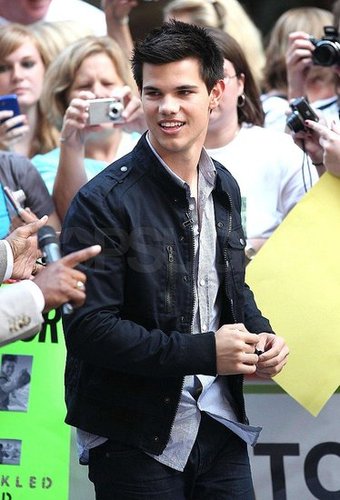 Photos of Taylor Lautner Photos of Taylor Lautner