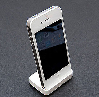 Pictures of the White iPhone 4 Unboxing From Japan