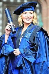 Link Time — Kim Cattrall Gets Honourary Degree in Liverpool Link Time — Kim Cattrall Gets Honourary Degree in Liverpool