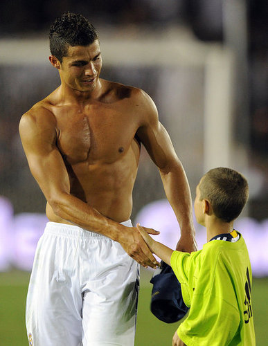 Pictures of Becks and Shirtless Ronaldo Pictures of Becks and Shirtless Ronaldo