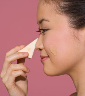 How to Get the Right Foundation Texture For Your Skin 2010-08-17 09:00:00
