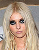 Picture of Taylor Momsen Wearing Lots of Black Eyeliner