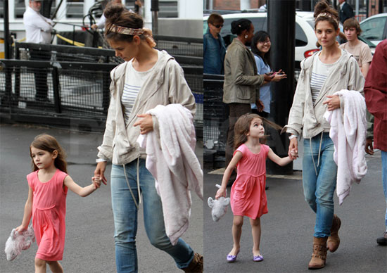 Pictures of Katie Holmes and Suri Cruise Together in Toronto Pictures of Katie Holmes and Suri Cruise Together in Toronto