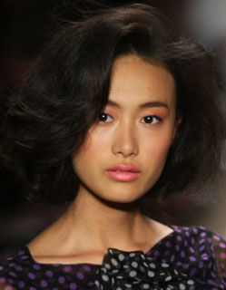 Shu-Pei Qin Named New Face of Maybelline 2010-08-27 04:00:13