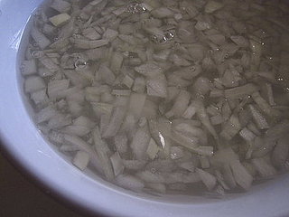 How to Mellow the Flavor of Raw Onions