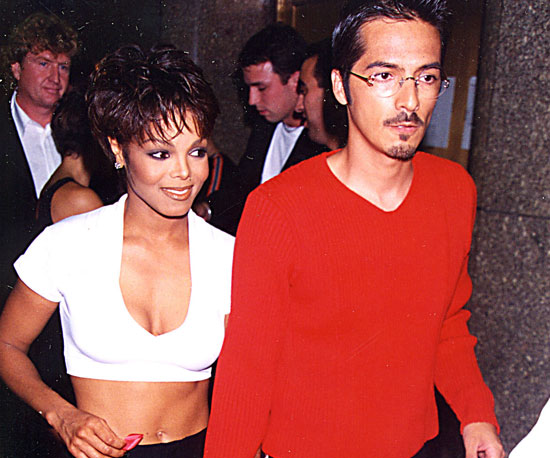 Janet Jackson stayed close to her then husband René Elizondo, Jr. in 1995.
Janet Jackson stayed close to her then husband René Elizondo, Jr. in 1995.