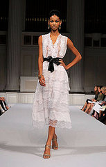 Spring 2011 New York Fashion Week: Oscar De La Renta 2010-09-17 10:22:48