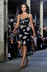 Spring 2011 London Fashion Week: Giles