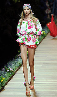 Spring 2011 Milan Fashion Week: D&G 2010-09-23 11:39:09