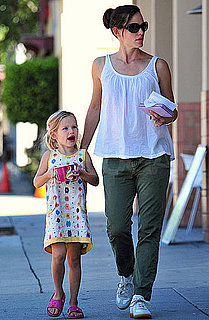 Pictures of Jennifer Garner and Violet Affleck Stopping For Yogurt in Santa Monica