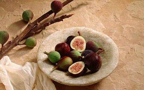 Do You Prefer Black or Green Figs?