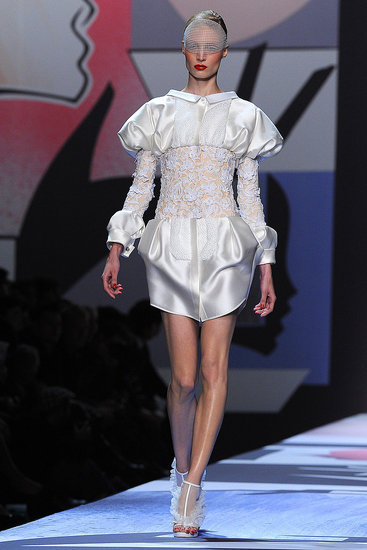 Spring 2011 Paris Fashion Week: Viktor & Rolf