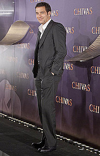 Pictures of Clive Owen Promoting in Spain 2010-10-20 17:00:38