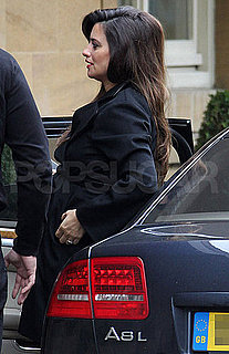 Pictures of Pregnant Penelope Cruz Arriving in London
