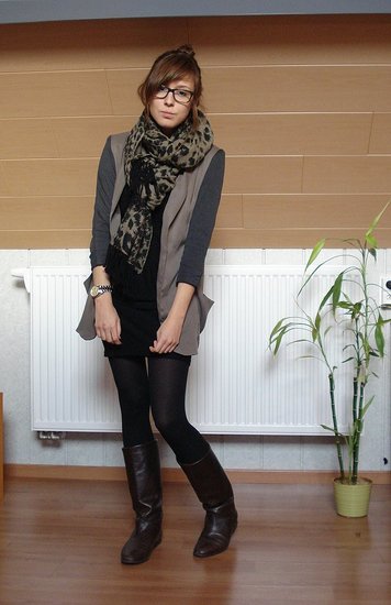 Scarf up