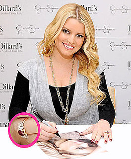 Pictures of Jessica Simpson's Engagement Ring! 2010-11-14 09:11:17