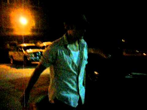 James Holzier Chased by Paparazzi - VIDEO