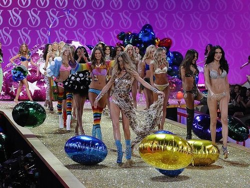 The 2010 Victoria's Secret Fashion Show Unveiled — Karolina Kurkova, Jessica Stam, and Lily Donaldson Work It The 2010 Victoria's Secret Fashion Show Unveiled — Karolina Kurkova, Jessica Stam, and Lily Donaldson Work It