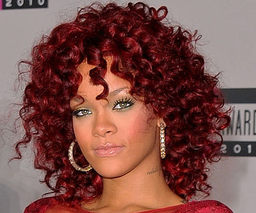 Rihanna Gets into the Christmas Spirit and Wears Red Spiral Curls and Green Eyeshadow at 2010 American Music Awards