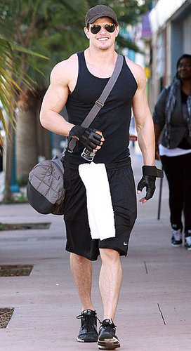 Pictures of Kellan Lutz Muscles Leaving Gym in LA