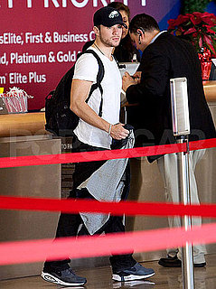 Pictures of Ryan Phillippe Missing a Flight at LAX