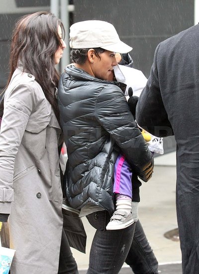 Halle Berry and Nahla Pick Up a Souvenir From a Disney Show Halle Berry and Nahla Pick Up a Souvenir From a Disney Show