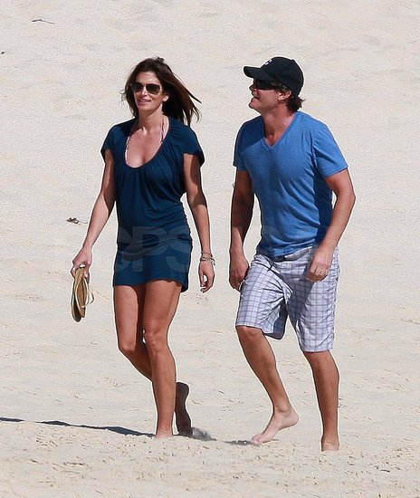 Cindy Crawford Kicks Off Her Shoes For a Stroll in the Sand With Rande Cindy Crawford Kicks Off Her Shoes For a Stroll in the Sand With Rande