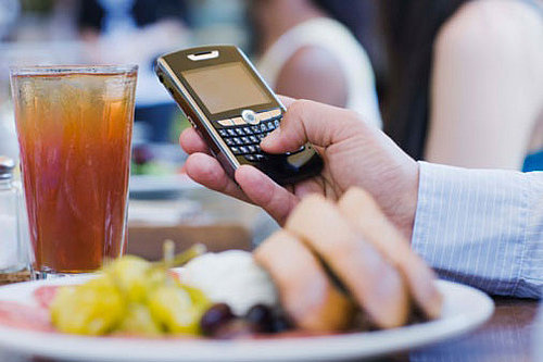 New Year's Resolution: Better Cell Phone Etiquette