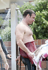 Pictures of Shirtless Liev Schreiber Surfing in Australia Pictures of Shirtless Liev Schreiber Surfing in Australia