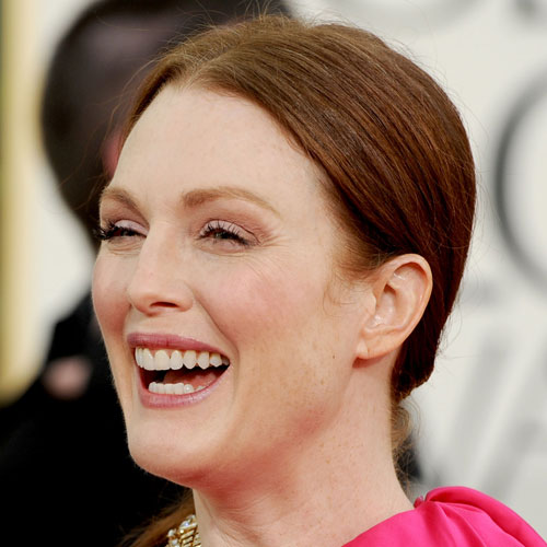 Julianne Moore at 2011 Golden Globes