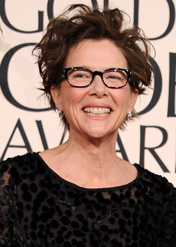 Annette Bening Wins the Golden Globe For Best Actress, Musical or Comedy 2011-01-16 18:05:06