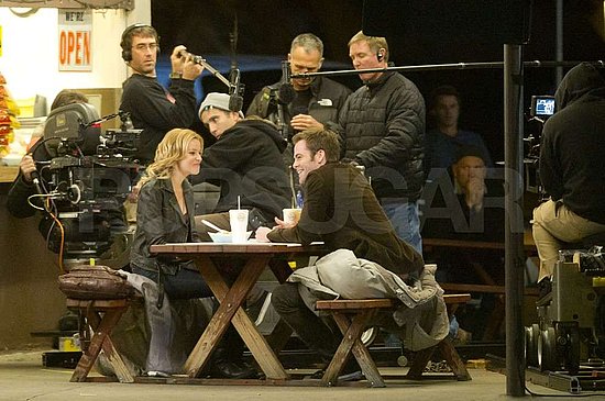 Chris Pine Welcomes Elizabeth Banks to the Set With Tacos Chris Pine Welcomes Elizabeth Banks to the Set With Tacos
