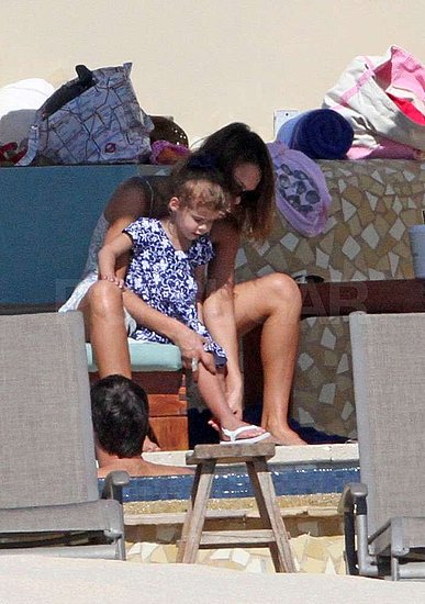 Jessica Alba Heads South of the Border For a Family Friendly NYE! Jessica Alba Heads South of the Border For a Family Friendly NYE!