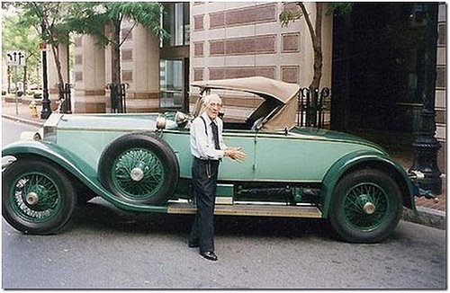 Man dies at 102 owns same car 82 years - great picture!