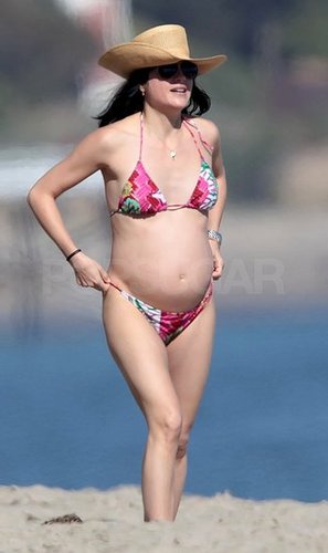 Pictures of Pregnant Selma Blair Wearing a Bikini on the Beach in Malibu