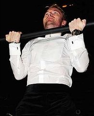 Link Time — Ronan Keating Does Chin-Ups in a Tux At Sports Awards