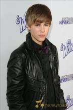 Justin Bieber 'understands obsessive fans' !!!